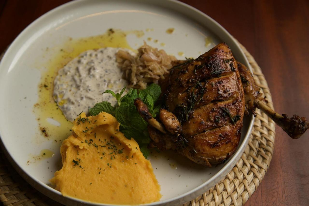 أونا واتونا Daffodil Restaurant & Holiday Resort المظهر الخارجي الصورة